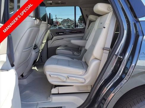 Used 2021 Cadillac Escalade Premium Luxury Platinum image 9