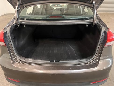 Used 2017 Kia Forte LX image 16