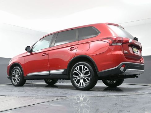 Used 2018 Mitsubishi Outlander ES image 51