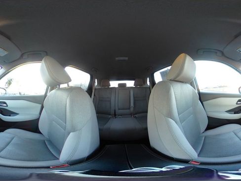 Used 2025 Nissan Rogue SV image 44