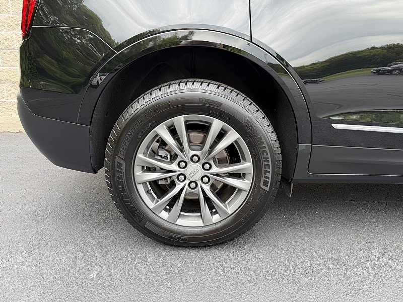 Used 2023 Cadillac XT5 Premium Luxury w/ LPO, Floor Liner Package AWD/4WD image 31