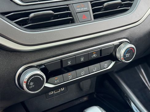 Certified 2024 Nissan Altima 2.5 SR image 13