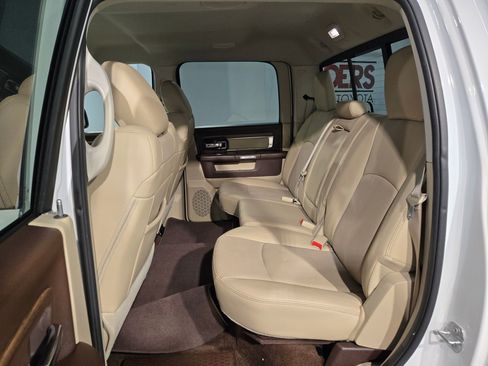 Used 2017 RAM 1500 Laramie image 29