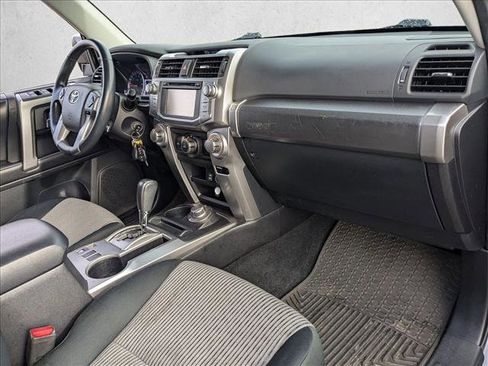 Used 2016 Toyota 4Runner SR5 image 19