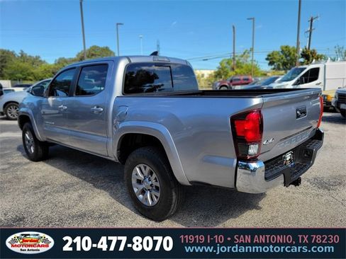 Used 2018 Toyota Tacoma SR5 w/ Exterior Package image 3