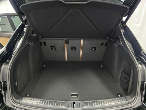 New 2026 Porsche Macan image 12