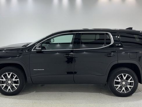 Used 2023 GMC Acadia SLE w/ LPO, Floor Liner Package image 1