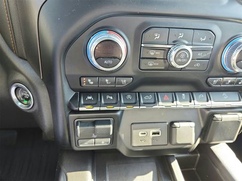 Used 2019 GMC Sierra 1500 AT4 w/ AT4 Premium Package image 18