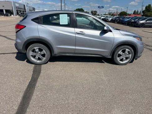 Used 2019 Honda HR-V LX image 11