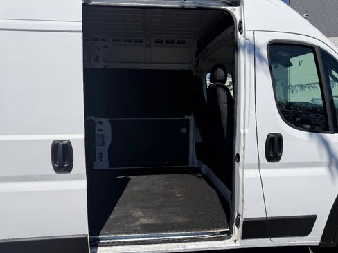 Used 2019 RAM ProMaster 2500 FWD image 9
