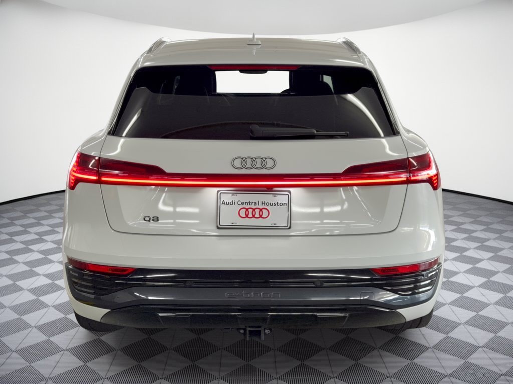 Used 2024 Audi Q8 e-tron Premium Plus w/ Premium Plus Package AWD/4WD image 11