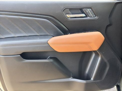 Certified 2025 GMC Canyon AT4 w/ Technology Plus Package image 13