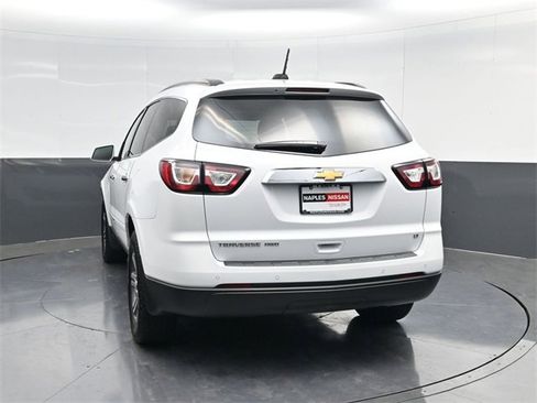 Used 2017 Chevrolet Traverse LT image 4