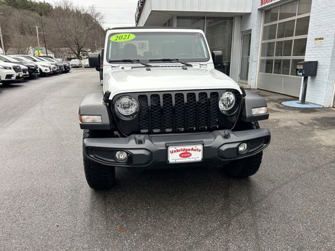 Used 2021 Jeep Gladiator Sport image 4