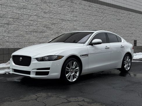 Used 2019 Jaguar XE Premium AWD/4WD image 10