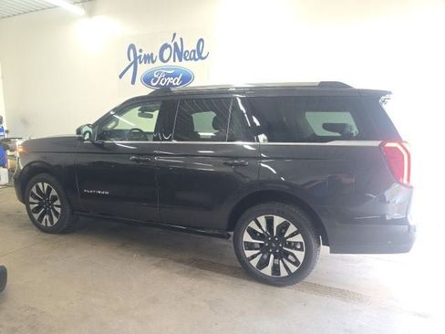 Certified 2025 Ford Expedition Platinum w/ Driver's Package AWD/4WD image 30