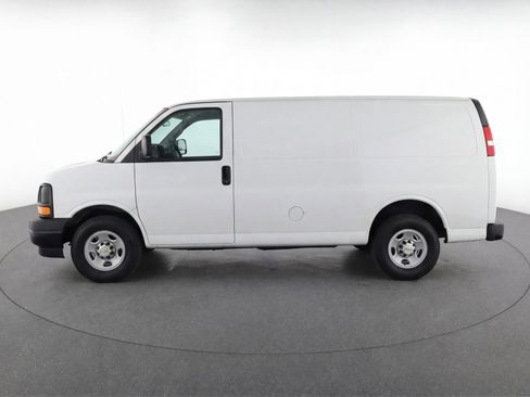 Used 2025 Chevrolet Express 3500 LT w/ LT Preferred Equipment Group image 3