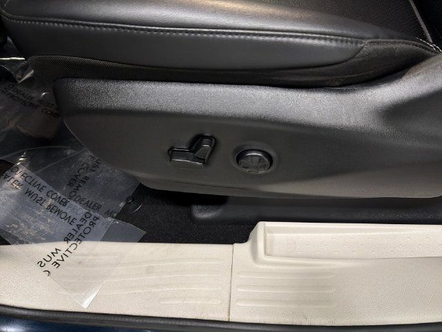 Used 2024 Chrysler Pacifica Touring-L FWD image 21