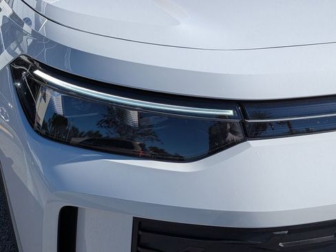 New 2026 Volkswagen Tiguan S FWD image 10
