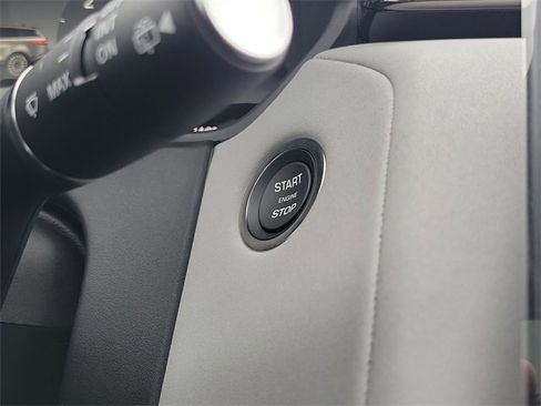 New 2026 Land Rover Range Rover Velar Dynamic SE image 28