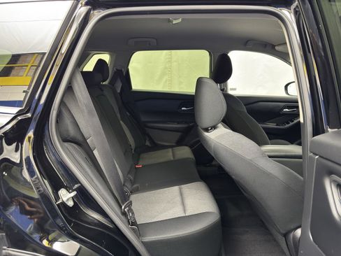 Used 2025 Nissan Rogue SV image 34