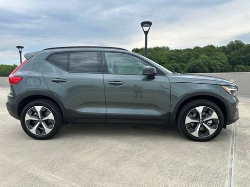 Certified 2026 Volvo XC40 B5 Plus AWD/4WD image 10