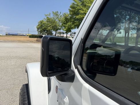 Used 2020 Jeep Gladiator Rubicon AWD/4WD image 15
