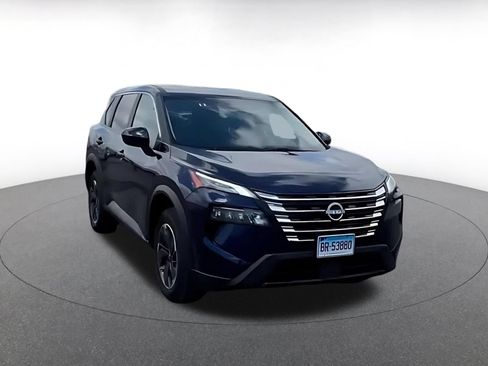 Used 2025 Nissan Rogue SV AWD/4WD image 3