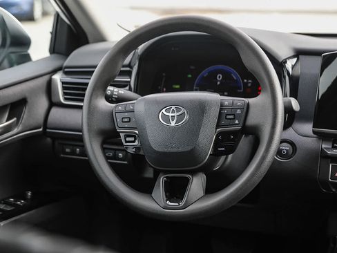 Used 2026 Toyota Camry LE w/ Convenience Package FWD image 15
