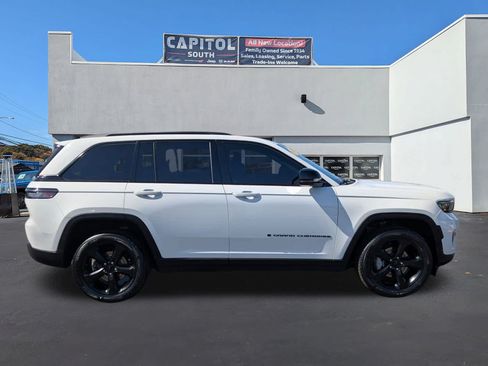 Certified 2023 Jeep Grand Cherokee Limited w/ Black Appearance Package AWD/4WD image 2
