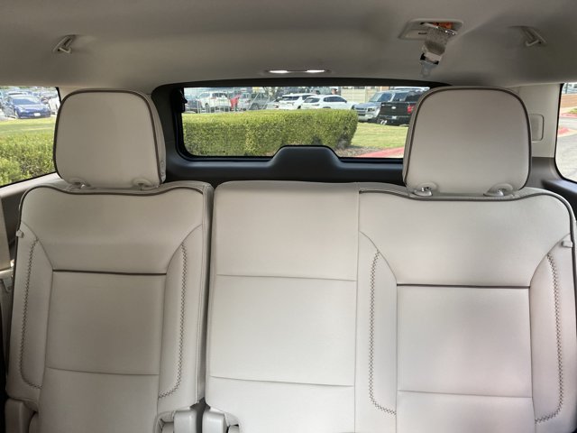 Used 2024 GMC Yukon XL Denali AWD/4WD image 16