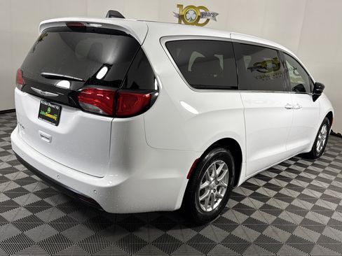 New 2026 Chrysler Voyager LX image 10