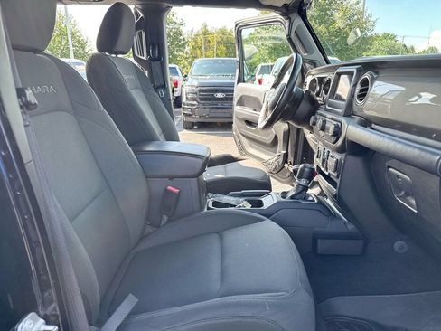 Used 2019 Jeep Wrangler Unlimited Sahara AWD/4WD image 21
