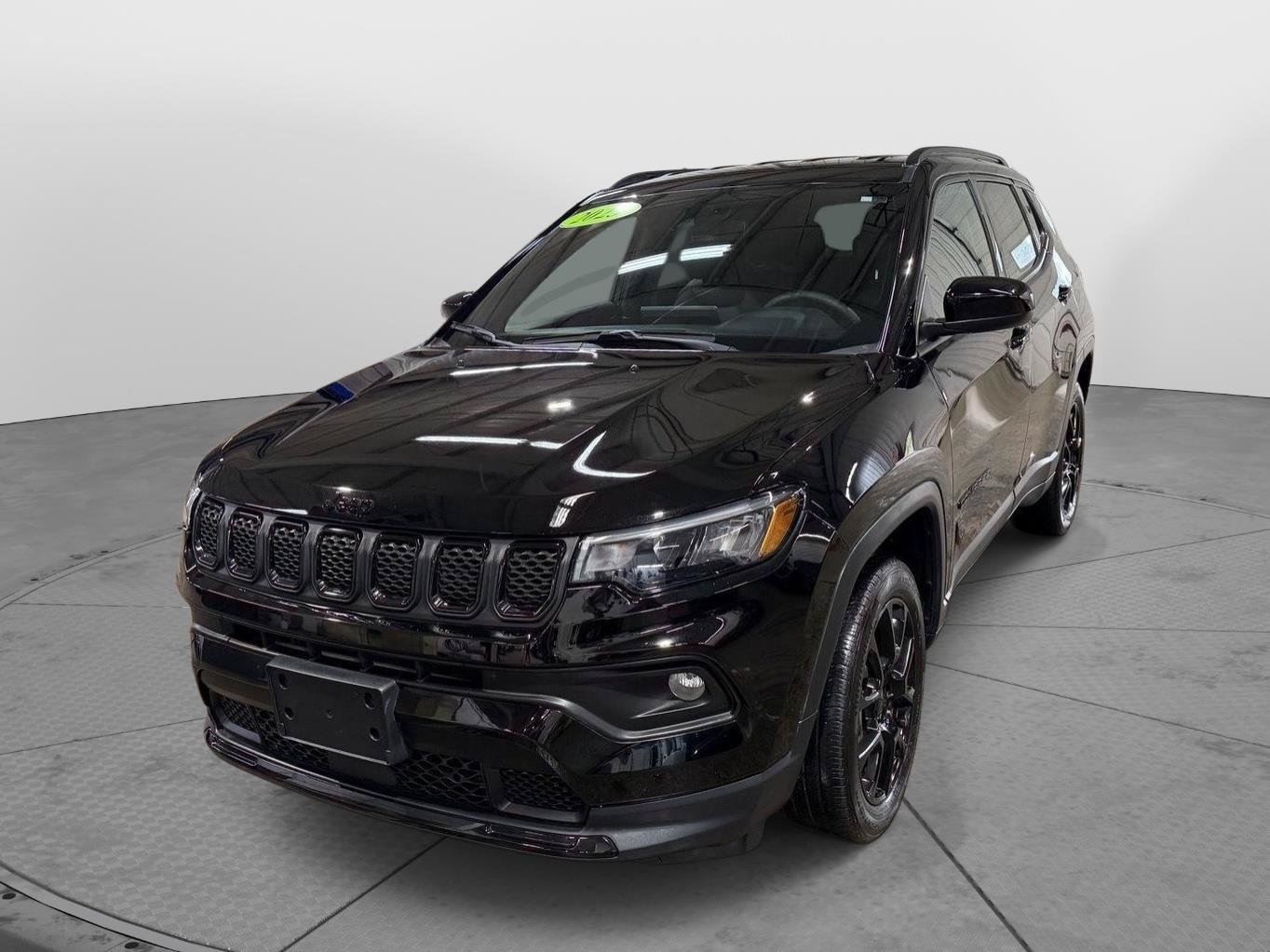 Used 2023 Jeep Compass Latitude AWD/4WD image 7