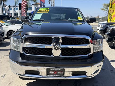 Used 2019 RAM 1500 Classic SLT w/ Luxury Group AWD/4WD image 2