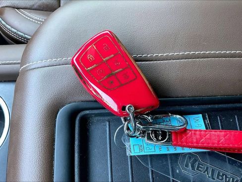 Used 2023 Chevrolet Tahoe High Country image 36