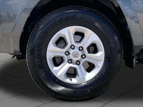 Used 2016 Toyota 4Runner SR5 RWD image 11