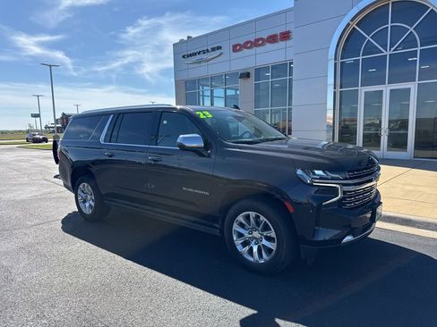 Used 2023 Chevrolet Suburban Premier AWD/4WD image 9