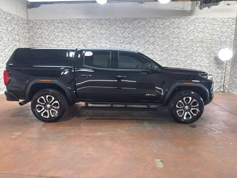 Used 2023 GMC Canyon AT4 w/ AT4 Premium Package AWD/4WD image 9