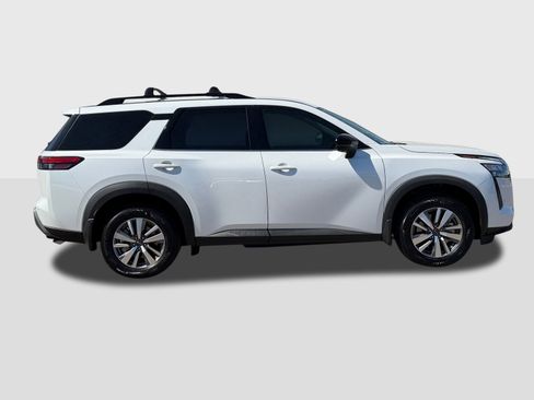 New 2026 Nissan Pathfinder SL image 8