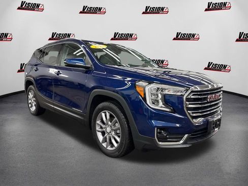 Used 2022 GMC Terrain SLT image 3