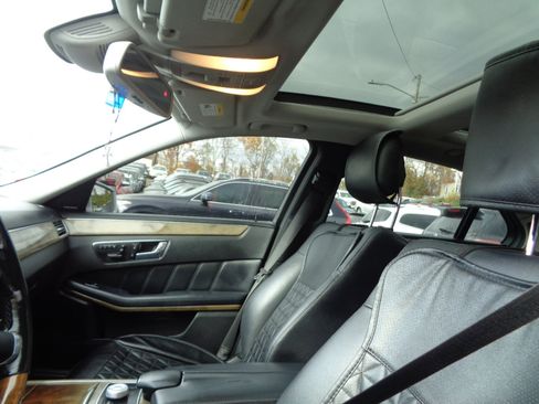 Used 2011 Mercedes-Benz E 350 4MATIC Sedan image 24