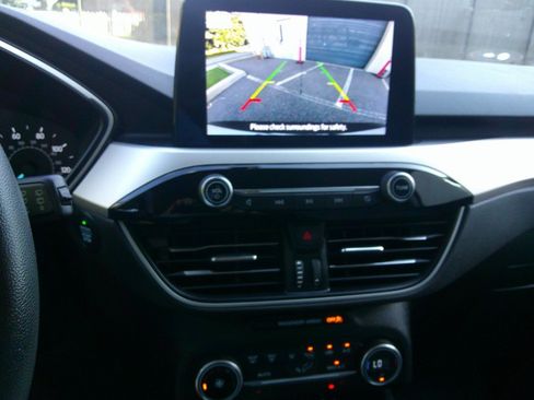 Used 2020 Ford Escape SE FWD image 29