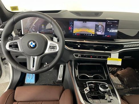 New 2026 BMW X7 M60i image 12