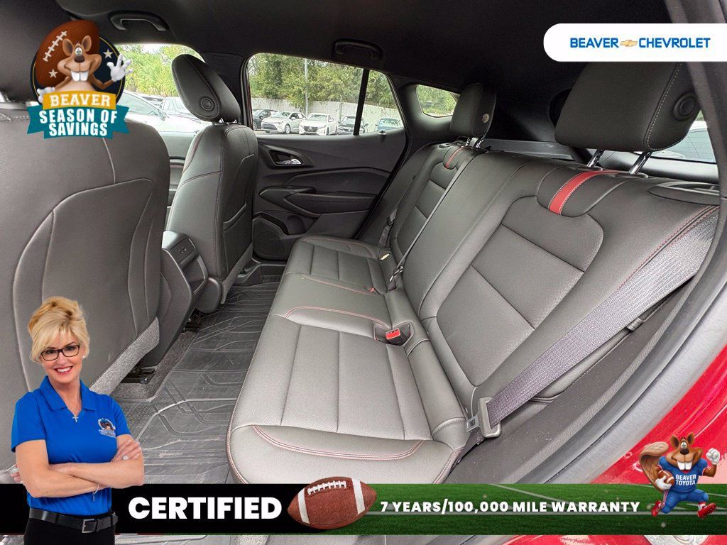 Used 2025 Chevrolet Trax RS w/ Driver Confidence Package FWD image 14