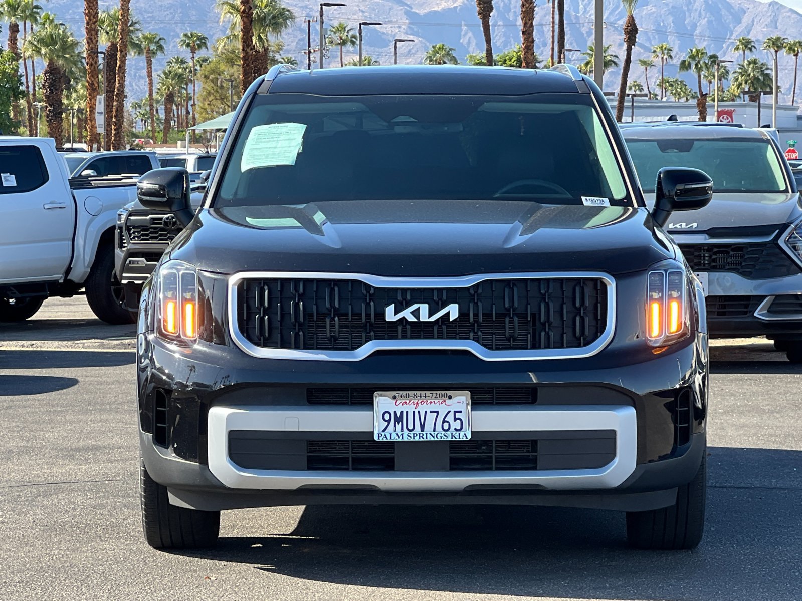 Used 2024 Kia Telluride EX w/ EX Captain's Chair Package FWD image 8