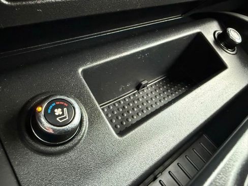 Used 2018 Nissan Titan Platinum Reserve w/ Platinum Utility Package image 39