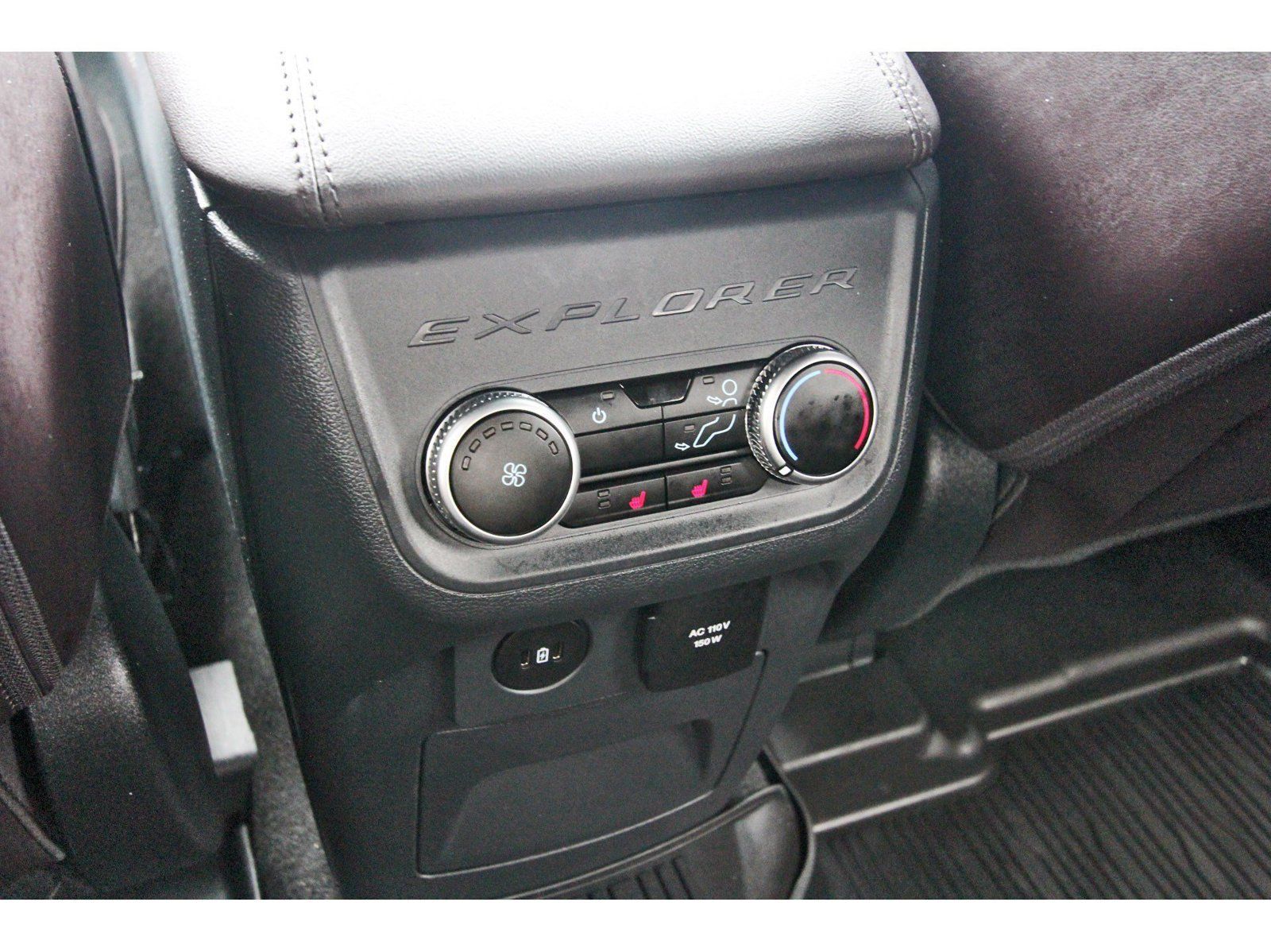 Used 2025 Ford Explorer Platinum w/ Ultimate Package AWD/4WD image 16