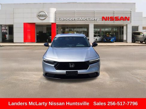 Used 2023 Honda Accord Sport image 11