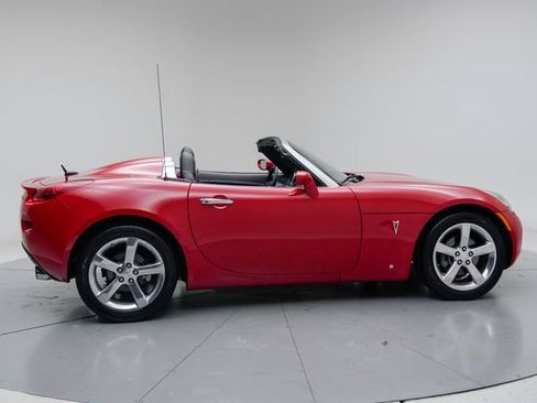 Used 2008 Pontiac Solstice Convertible w/ Premium Package RWD image 8